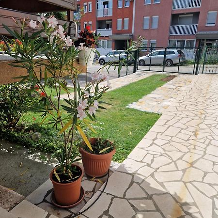 Guesthouse Irac ทูซลา ภายนอก รูปภาพ