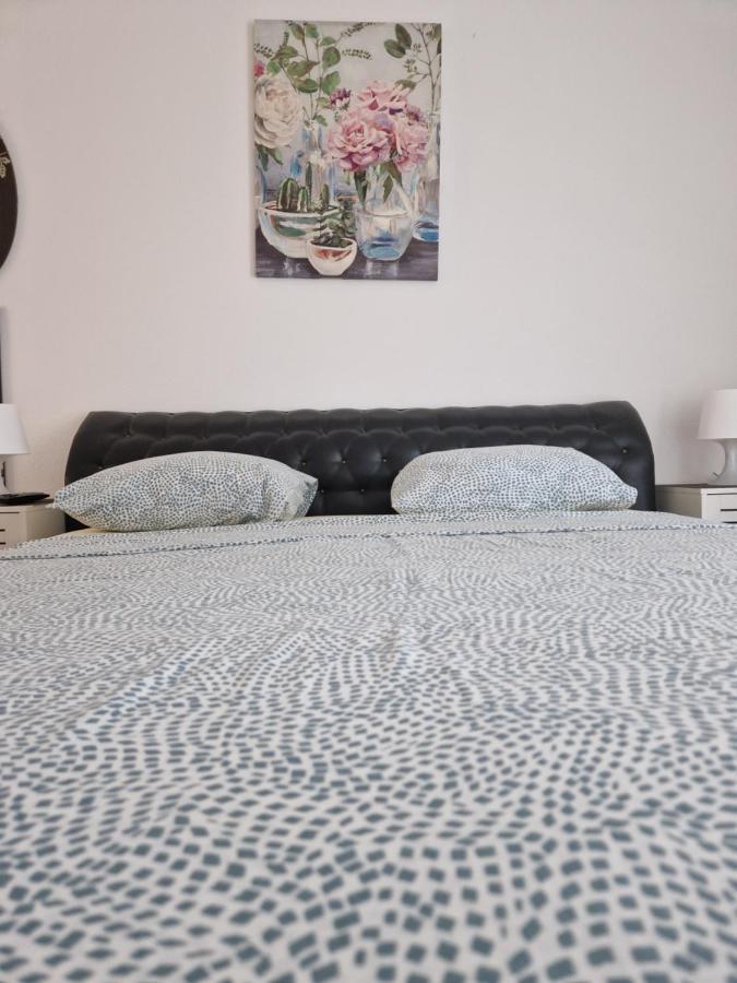 Guesthouse Irac ทูซลา ภายนอก รูปภาพ