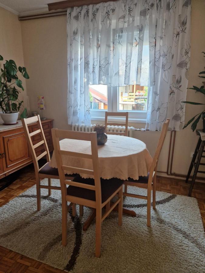 Guesthouse Irac ทูซลา ภายนอก รูปภาพ