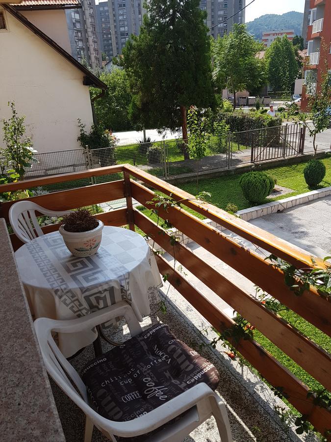 Guesthouse Irac ทูซลา ภายนอก รูปภาพ